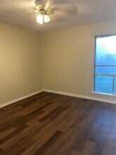 4809 Oak Hollow St in Baytown, TX - Building Photo - Building Photo