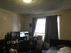 402 Highland Ave, Unit 2 in Somerville, MA - Building Photo - Building Photo