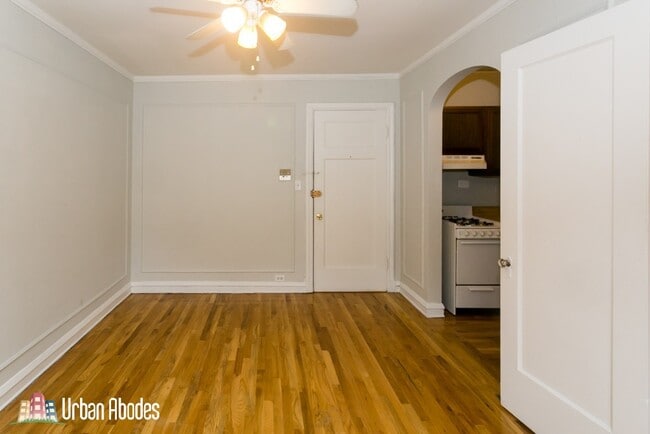 545 W Wellington Ave, Unit A08C in Chicago, IL - Foto de edificio - Building Photo