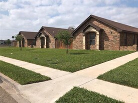 10 Amy Dr in San Juan, TX - Building Photo