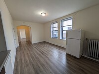 2819 N Christiana Ave, Unit 3335-102 in Chicago, IL - Building Photo - Building Photo