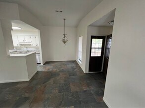 8341 Country Walk Dr in Pensacola, FL - Building Photo - Building Photo