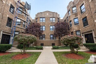 629 W Cornelia Ave in Chicago, IL - Building Photo