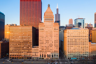 Metropolitan Tower in Chicago, IL - Building Photo - Building Photo