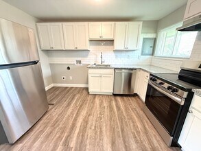 4426 Lesher Dr in Dayton, OH - Foto de edificio - Building Photo