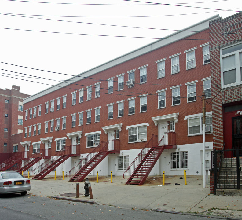 Vermont Mews in Brooklyn, NY - Building Photo