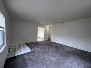 136 E Stadium Dr in Stockton, CA - Building Photo - Building Photo