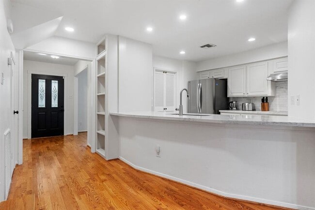 727 Bunker Hill Rd in Houston, TX - Building Photo - Building Photo