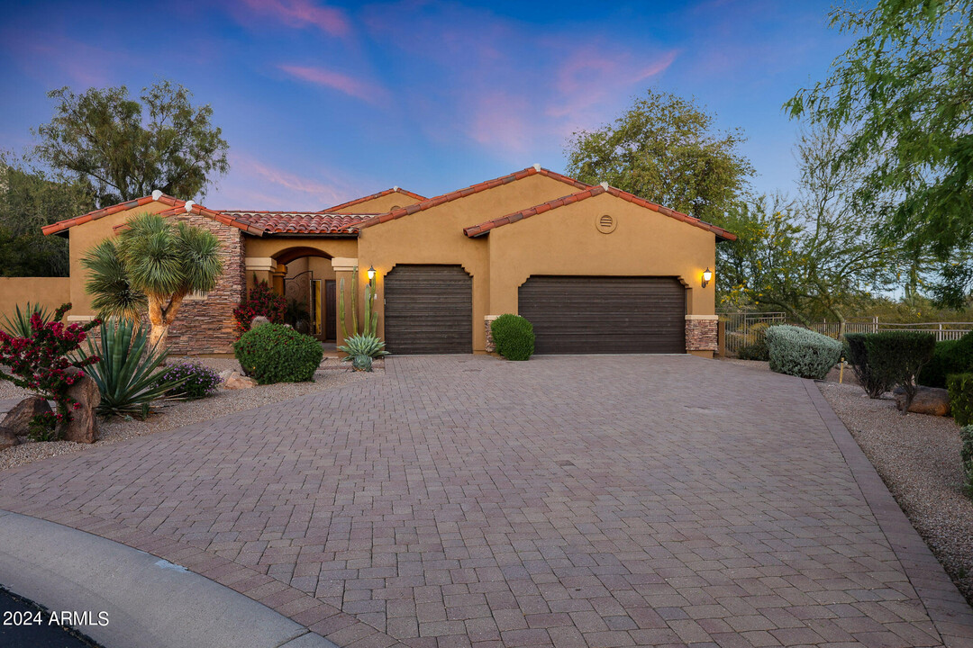 7552 E Camino Puesta Del Sol in Scottsdale, AZ - Foto de edificio