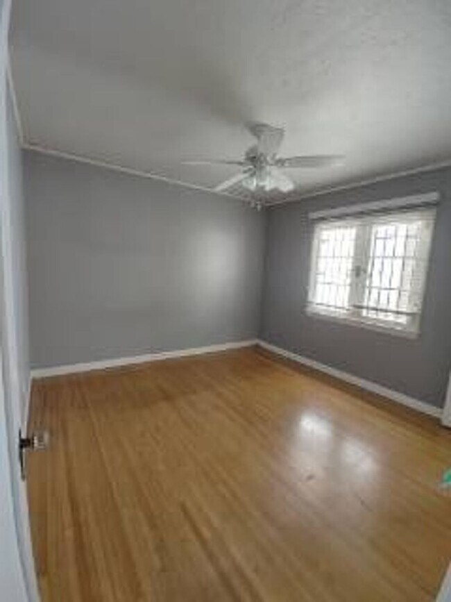 243 1/2-169-162 Park Ave in Long Beach, CA - Building Photo - Building Photo