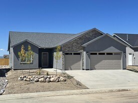 1427 Blue Creek Ave in Montrose, CO - Building Photo