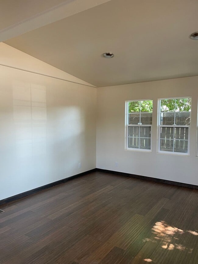 20060 Cardoza Rd in Los Banos, CA - Building Photo - Building Photo
