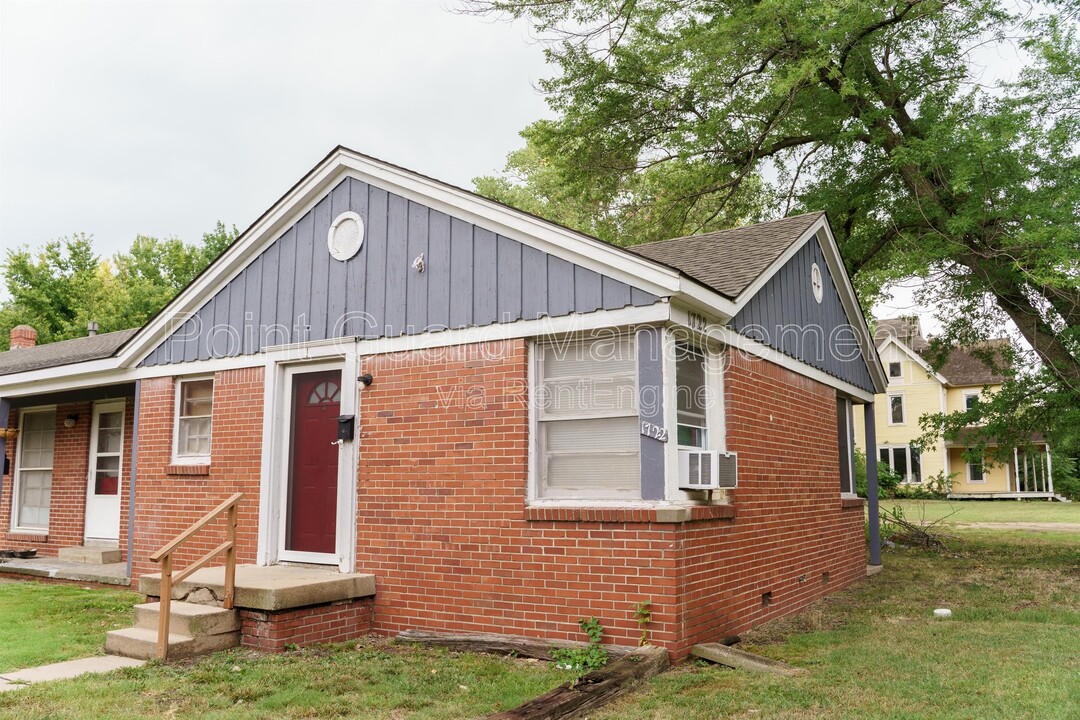 1722 N Holyoke St in Wichita, KS - Building Photo