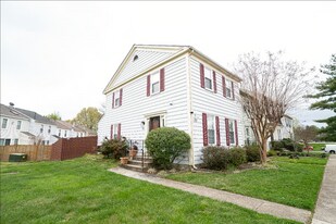 7857 Parthian Ct in Springfield, VA - Building Photo