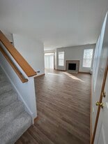 1470 Millbrook Dr in Algonquin, IL - Building Photo