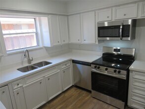 9630 Truscon Dr in Houston, TX - Building Photo - Building Photo