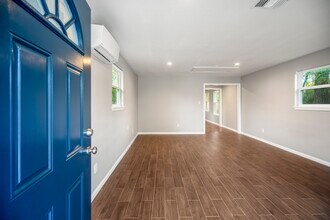 628 Foster St in Tomball, TX - Building Photo - Building Photo