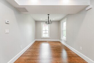 52 Maple St in Boston, MA - Building Photo - Building Photo