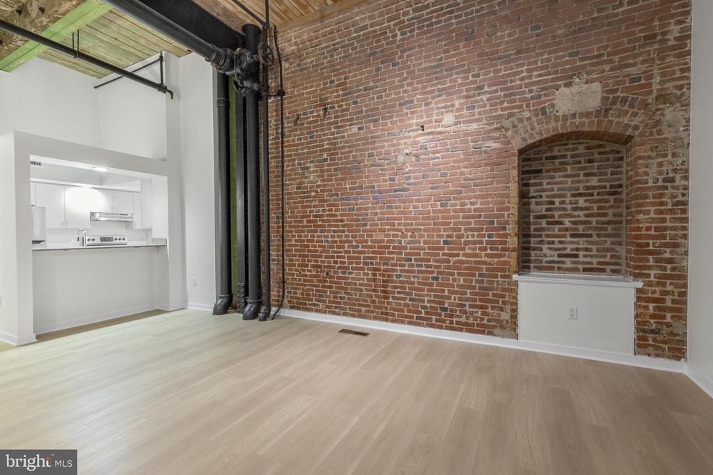 303 Vine St in Philadelphia, PA - Building Photo