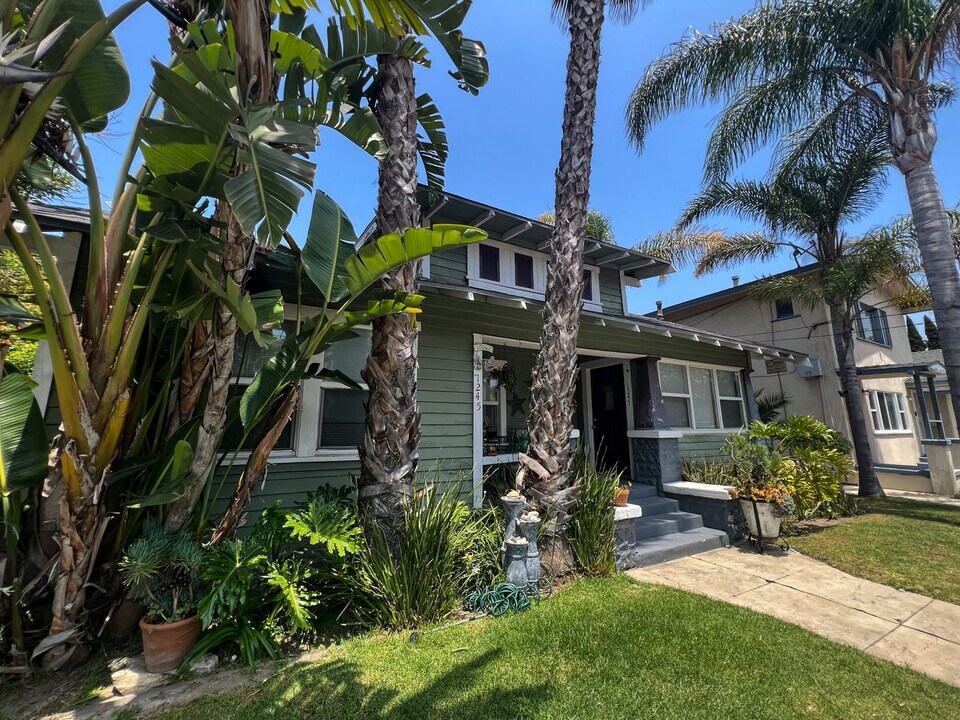 1239 E Florida St in Long Beach, CA - Building Photo
