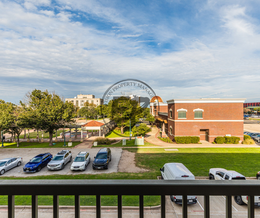 330 Austin Ave in Waco, TX - Foto de edificio