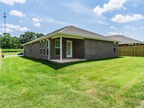1440 Emmerson St in Centerton, AR - Building Photo - Building Photo