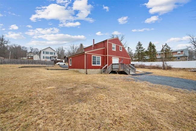 37 St Georges Ave in Monroe, NY - Building Photo - Building Photo