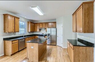 2137 W Silverleaf Ln in Addison, IL - Building Photo - Building Photo