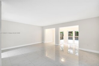 3056 Shipping Ave in Miami, FL - Building Photo - Building Photo