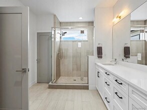 5469 S Curtice St in Littleton, CO - Foto de edificio - Building Photo