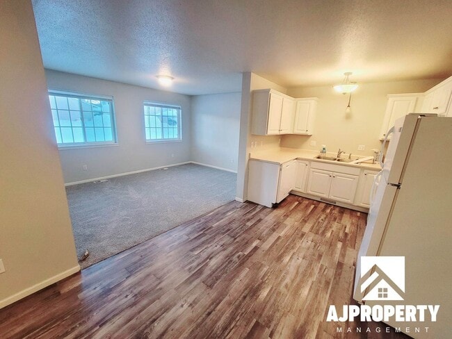 4907 S Tennis Ln in Sioux Falls, SD - Building Photo - Building Photo