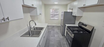 1930 Hemlock St in West Sacramento, CA - Building Photo - Building Photo