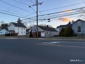 615 E Main St in Meriden, CT - Building Photo