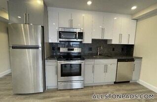 1028a Commonwealth Ave in Boston, MA - Building Photo