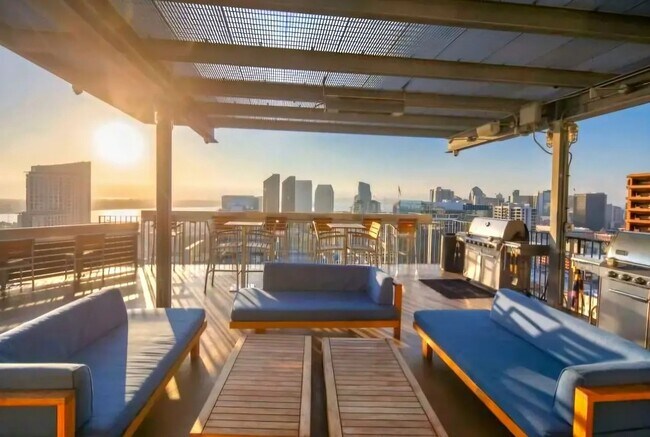 350 11th Ave, Unit 328 in San Diego, CA - Foto de edificio - Building Photo
