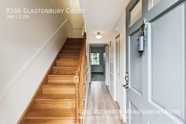 8366 Glastonbury Ct in Annandale, VA - Foto de edificio - Building Photo