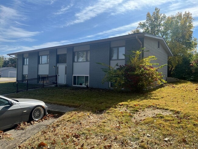 property at 4743 SW 30th St