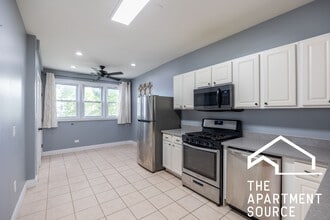 3927 N Whipple St, Unit 2 in Chicago, IL - Building Photo - Building Photo