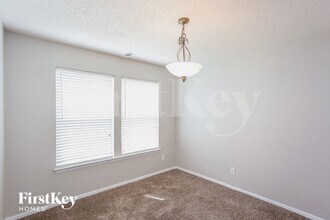 10023 Sapphire Berry Ln in Fishers, IN - Foto de edificio - Building Photo