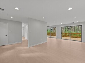 2852 Cedarest Rd in Fairfax, VA - Building Photo - Building Photo