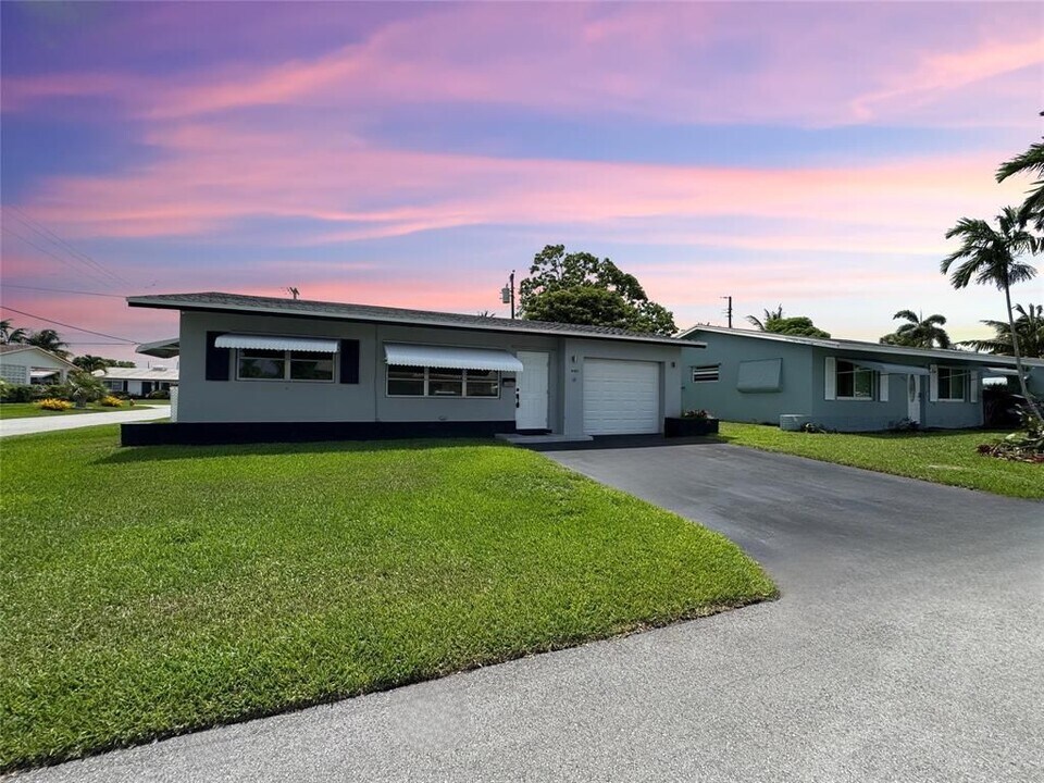 4901 NW 27th Ave in Fort Lauderdale, FL - Building Photo