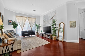 4700 SW 160th Ave in Miramar, FL - Foto de edificio - Building Photo