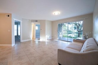 10024 Strafford Oak Ct in Tampa, FL - Building Photo - Building Photo