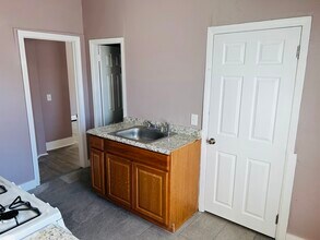 25 Fallon Ave, Unit 1 in Providence, RI - Foto de edificio - Building Photo