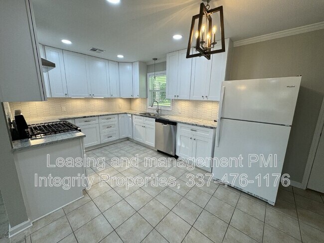 305 Alice Dr in Lafayette, LA - Building Photo - Building Photo