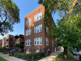 2422 W Fargo Ave in Chicago, IL - Building Photo