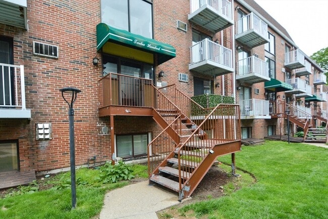 property at 1186 Worcester Rd