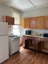203 5th Ave, Unit 203 5th ave front apt in Watervliet, NY - Foto de edificio - Building Photo