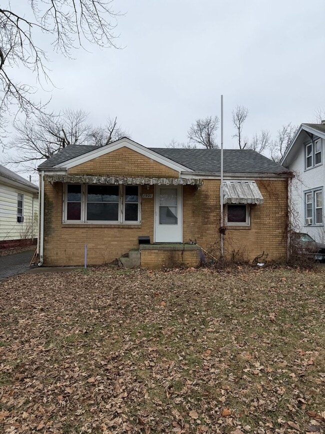 property at 1921 S 2nd St