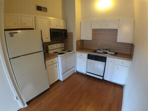 2404 Longview St in Austin, TX - Building Photo - Building Photo